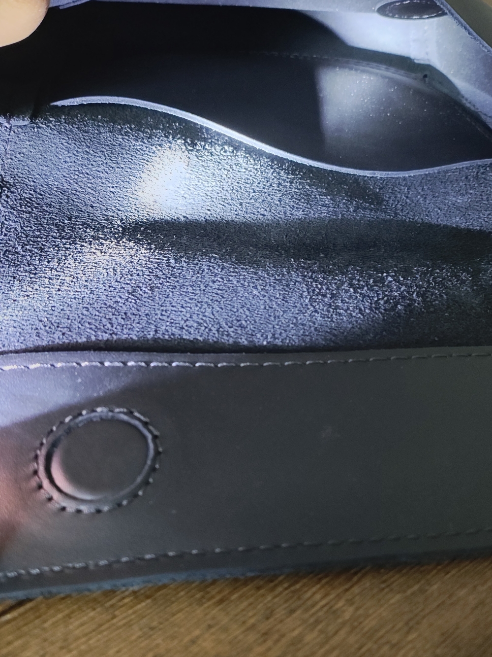 Portland Leather Crossbody Purse Bag - Picture 4 of 8
